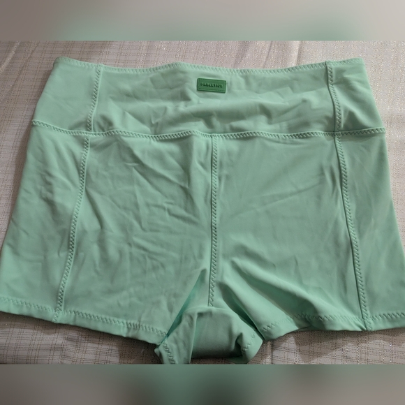 Fabletics swim shorts, 2X, color "sugared lime" - Picture 2 of 4